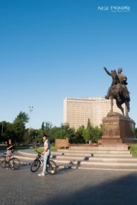 Timur Pomnik Taszkient plac Uzbekistan